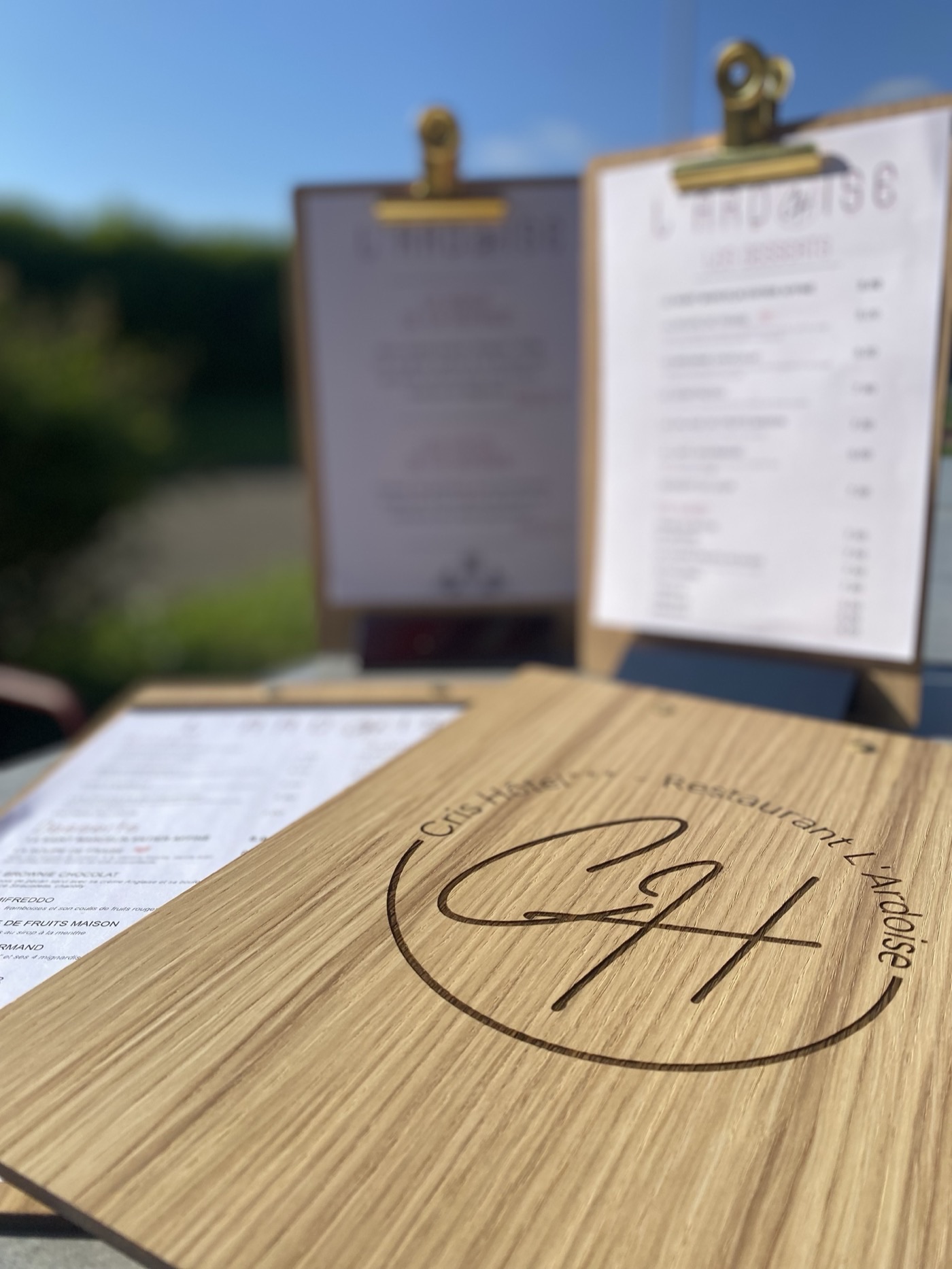 L'Ardoise menu on the terrace